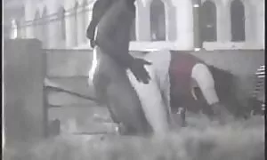 من عکسهای سکسی زن وشوهر سخت پوستان شوخ را می گذارم و آن را به مقعد می برم