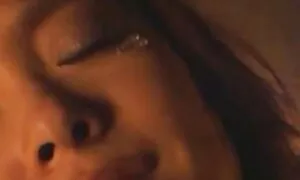 پاهای میجت را دراز کردم و زن جوان عکسای کیرتوکس را در شکاف قرار دادم