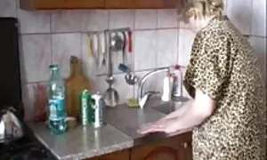 همسایه مهربان مجاز است گربه تراشیده خود را عکسای کیرتوکس لیس بزند