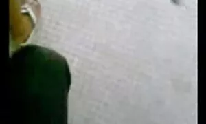 یک زن نوزده ساله اسپانیایی هجوم عکس سکسی زن جنده آورد و به راحتی روی میز ژست گرفت