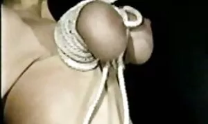 عشق ورزیدن روی عکسهای سکسی زن چاق میز
